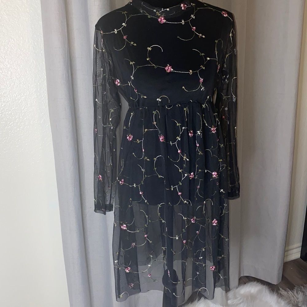 #101 Sheer lace floral top